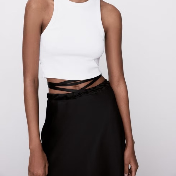 Zara Satin Midi skirt with ties - Picture 2 of 3